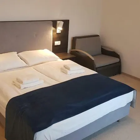 Sosnowe Wzgorze 住宿加早餐酒店 3*