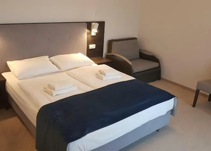 Sosnowe Wzgórze Nocleg ze śniadaniem 3*